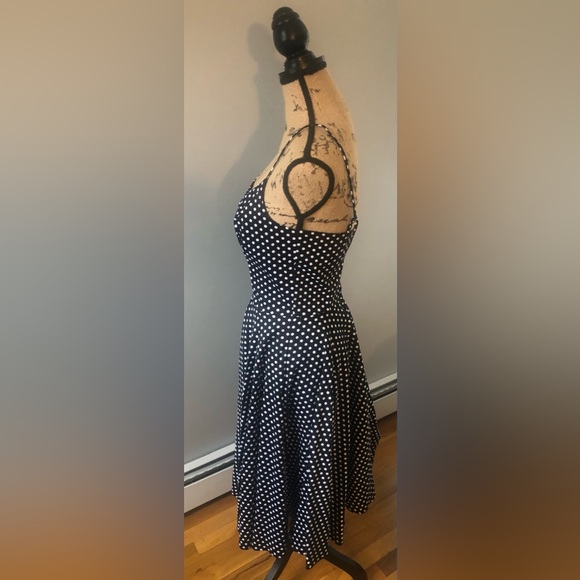 UNIQUE VINTAGE BLACK WHITE POLKA DOT FIT N FLARE SLEEVELESS SPAGHETTI STRAP MIDI - Picture 6 of 7